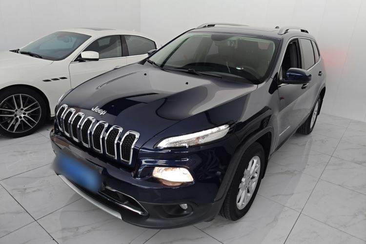 Used  Cherokee 2017 2.4L Leading Smart Edition
