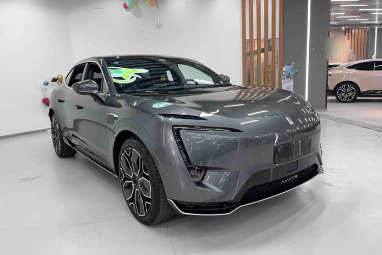 Used  11 2024 730 Luxury Edition with Three Lasers and Rear-Wheel Drive
