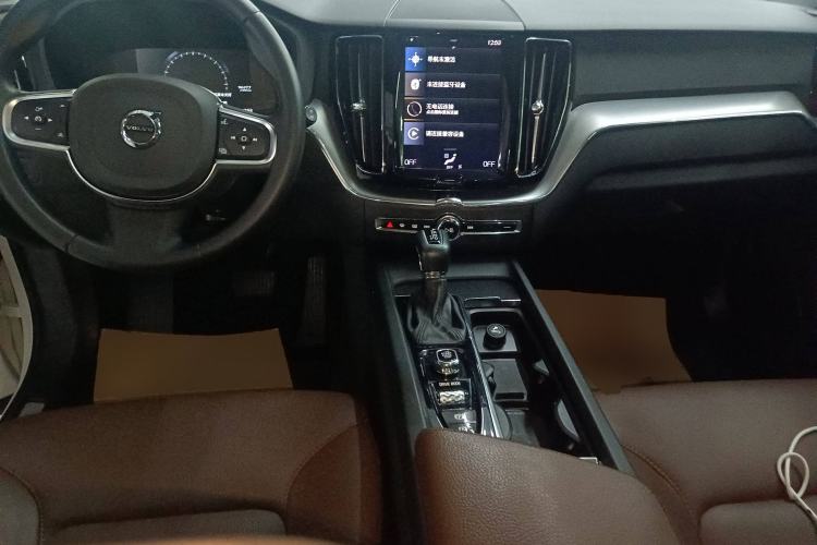 Used Volvo XC60 2021 T5 4x4 Smart Luxury Edition