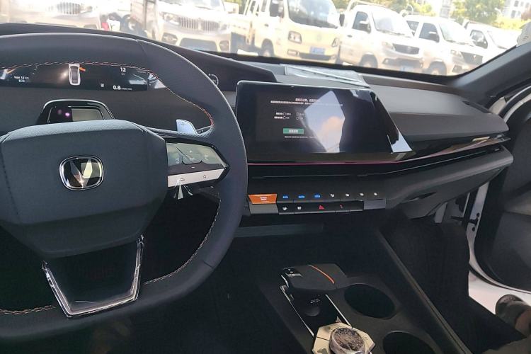 Used Changan UNI-V 2024 1.5T High-Energy Version
