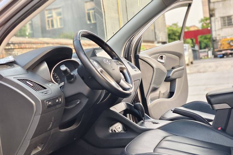 Used Hyundai ix35 2015 2.0L Automatic 2WD Smart Version China V Standard
