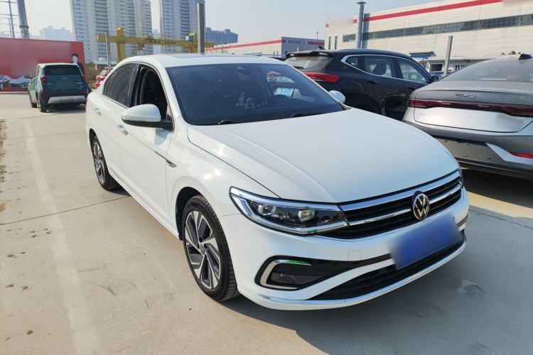 Used Volkswagen Bora 2023 300TSI DSG Prestige Edition
