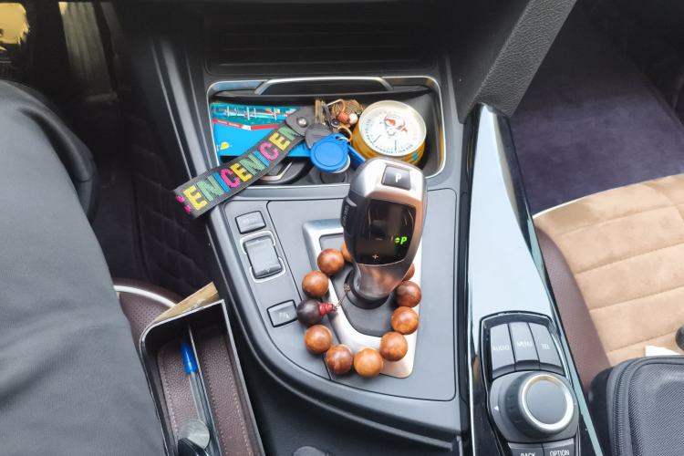 TDK.VehicleDetails.img