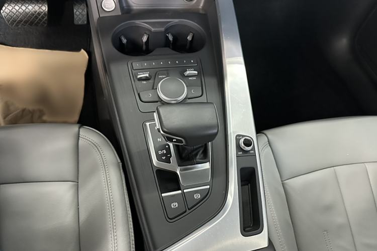 Used Audi A4L 2018 30th Anniversary Edition 45 TFSI quattro Individual Sport Edition
