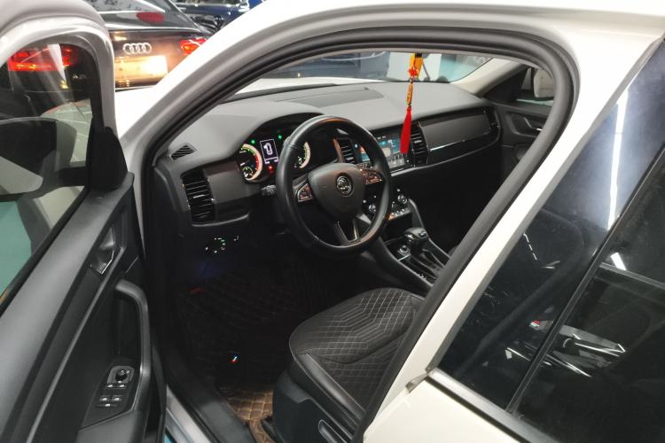 Used Skoda Kodiaq 2018 Facelifted TSI330 5-Seater Two-Wheel-Drive Comfort Edition
