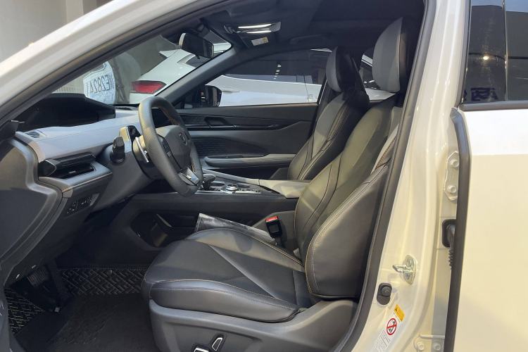 Used Changan UNI-V 2022 1.5T Prestige Version
