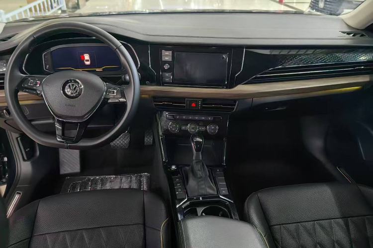 Used Volkswagen Passat 2019 380TSI Luxury Edition China VI Standard
