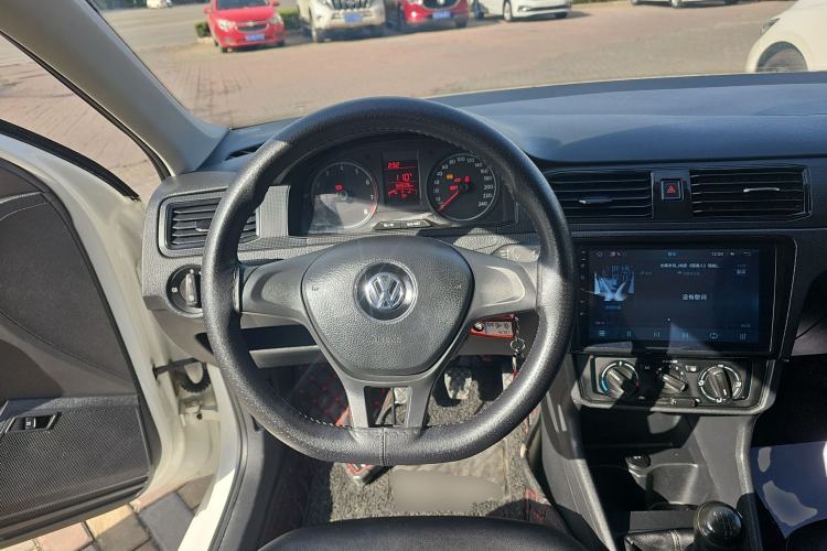 Used Volkswagen Santana 2016 1.4L Manual Fashion Edition
