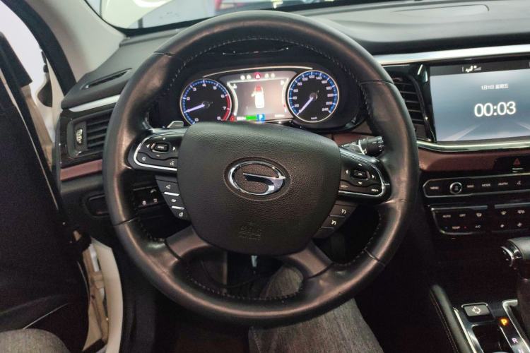 Used GAC Trumpchi GS8 2017 320T Two-Wheel Drive Luxury Smart Connectivity Version (7 Seats)