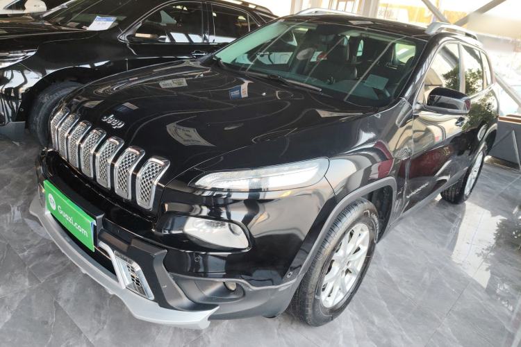 Used  Cherokee 2016 2.4L Professional Smart Version
