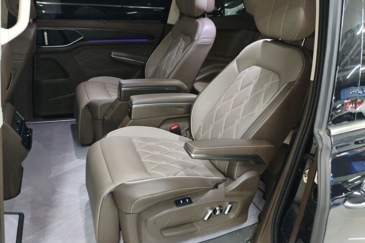 Used Volkswagen Viloran 2024 380TSI Premium Edition
