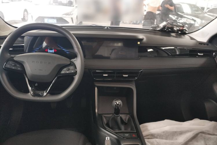 Used Roewe i5 2023 1.5L Manual Comfort Edition
