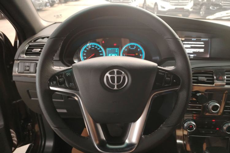 Used Brilliance V5 2016 1.5T Automatic Two-Wheel Drive Smart Version