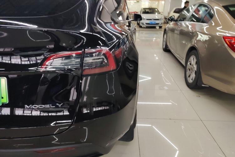 Used Tesla Model Y 2023 Rear-Wheel-Drive Version