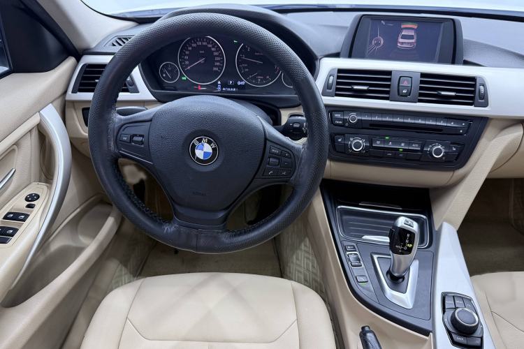 Used BMW 3 Series 2015 316Li Fashion Model
