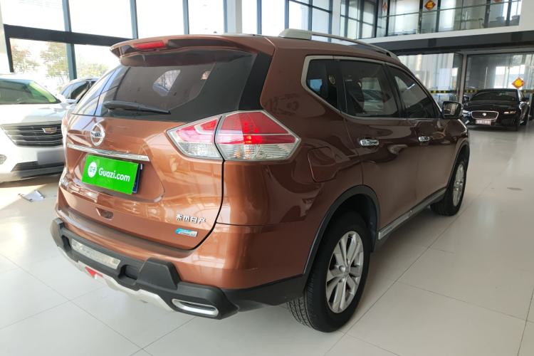 Used Nissan X-Trail 2015 2.0L CVT Comfort MAX Edition 2WD
