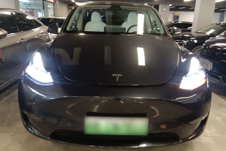 Used Tesla Model Y 2024 Long-Range All-Wheel-Drive Version

