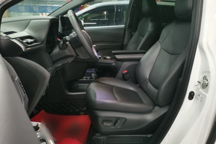 Used Toyota Granvia 2024 2.5L Hybrid Prestige PLUS Edition
