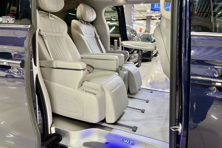 Used Roewe iMAX8 2023 400TGI Comfort Edition
