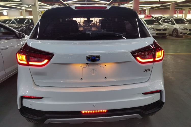 Used Geely Auto Vision X3 2019 Upgraded Model 1.5L CVT Elite Version
