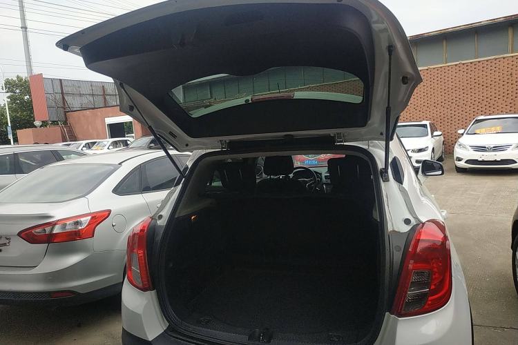 Used Buick Encore 2015 1.4T Automatic Two-Wheel Drive Urban Elite Version
