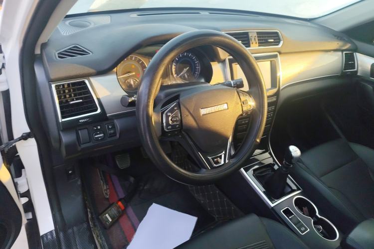 Used Haval H2 2018 Chuanxiang Edition Red Badge 1.5T Manual Two-Wheel Drive Fashionable Model