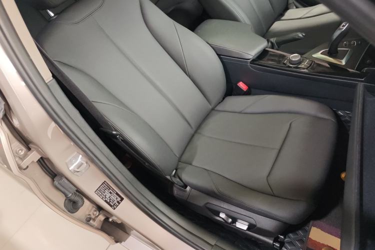 Used BMW 3 Series 2016 320Li Ambition Model
