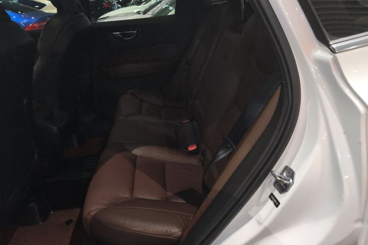 Used Volvo XC60 2021 T5 4x4 Smart Luxury Edition