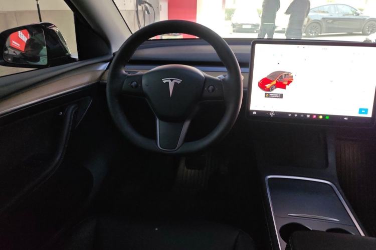 Used Tesla Model Y 2022 Long-Range All-Wheel-Drive Version
