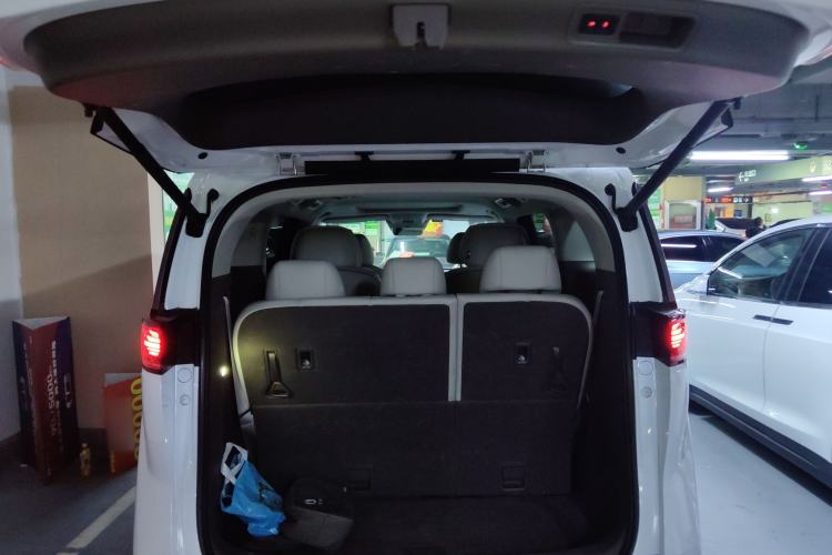 Used Denza D9 2023 DM-i 965 Luxury Model