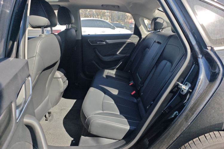 Used Roewe i6 2017 20T Manual Luxury Edition
