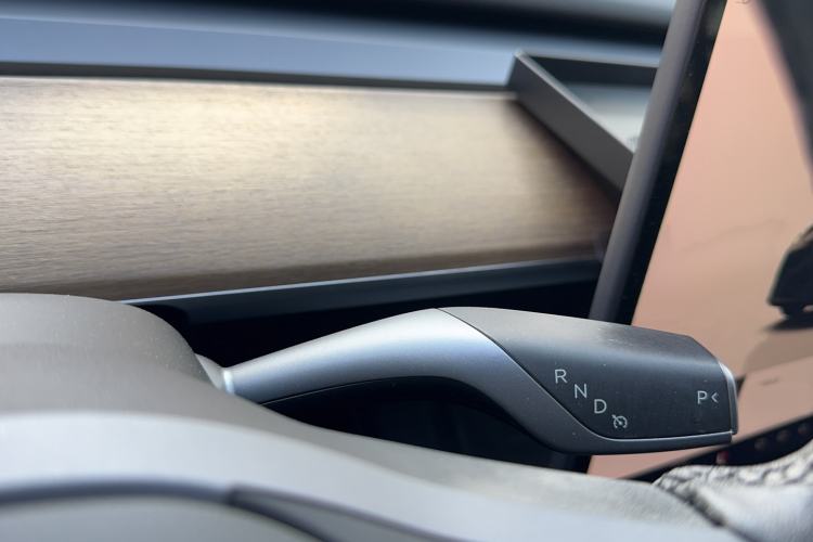 Used Tesla Model Y 2022 Long-Range All-Wheel-Drive Version