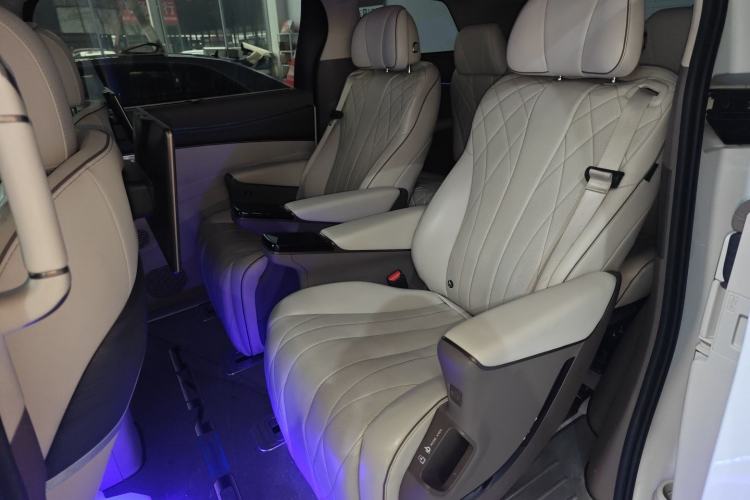 Used Denza D9 2022 DM-i 970 Four-Wheel Drive Flagship Model