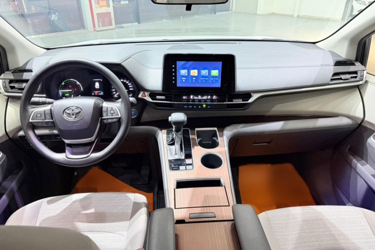 Used Toyota Sienna 2021 2.5L Hybrid Comfort Edition