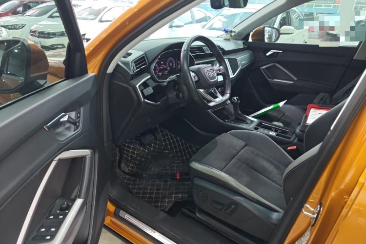 Used Audi Q3 2019 35 TFSI Fashion Dynamic Model
