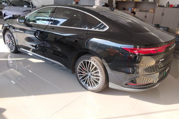 Used BYD Han 2025 EV with 701 km of Laser Radar-Enabled Intelligent Driving
