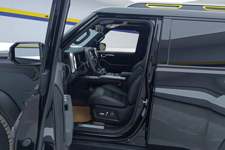 Used Jetour Traveler 2023 2.0T All-Wheel Drive Conquer PRO
