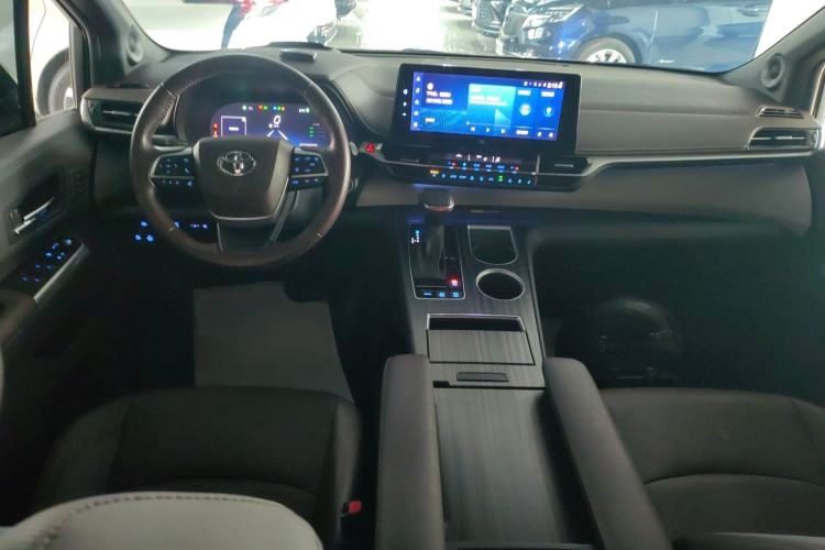 Used Toyota Granvia 2022 2.5L Hybrid Flagship Edition