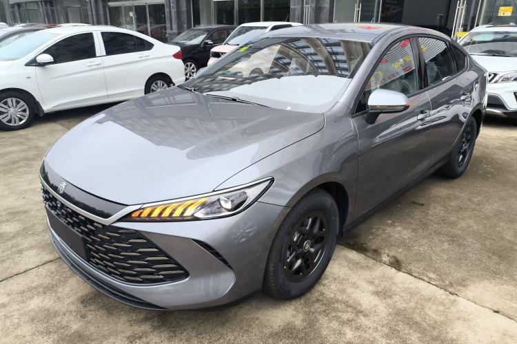 Used BYD Qin PLUS 2025 DM-i Smart Drive 55KM Leading Model
