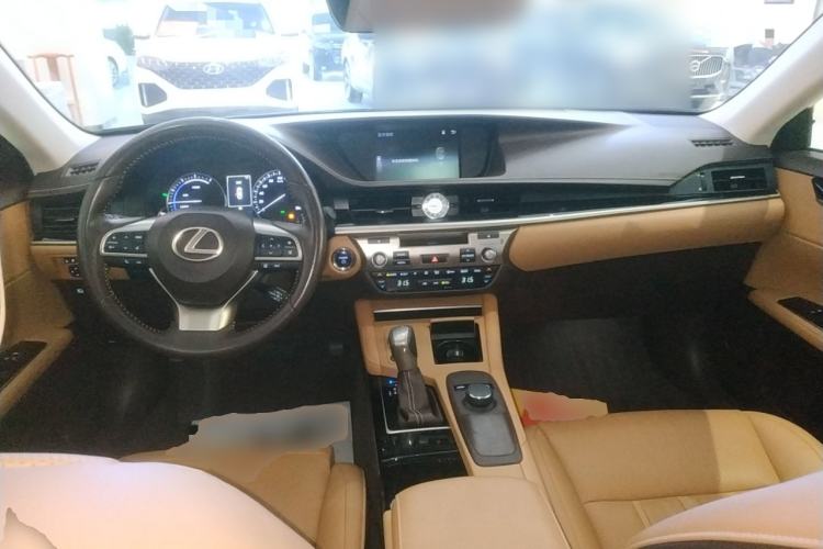 Used Lexus ES 2017 300h Mark Levinson Comfort Edition
