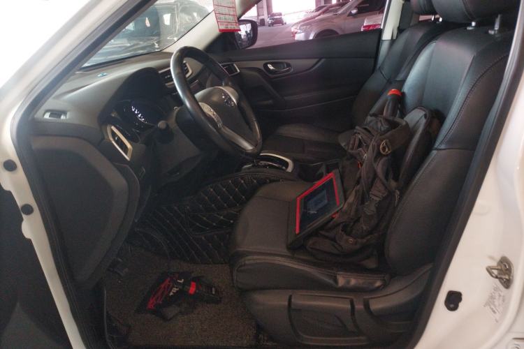 Used Nissan X-Trail 2015 2.0L CVT Comfort MAX Edition 2WD
