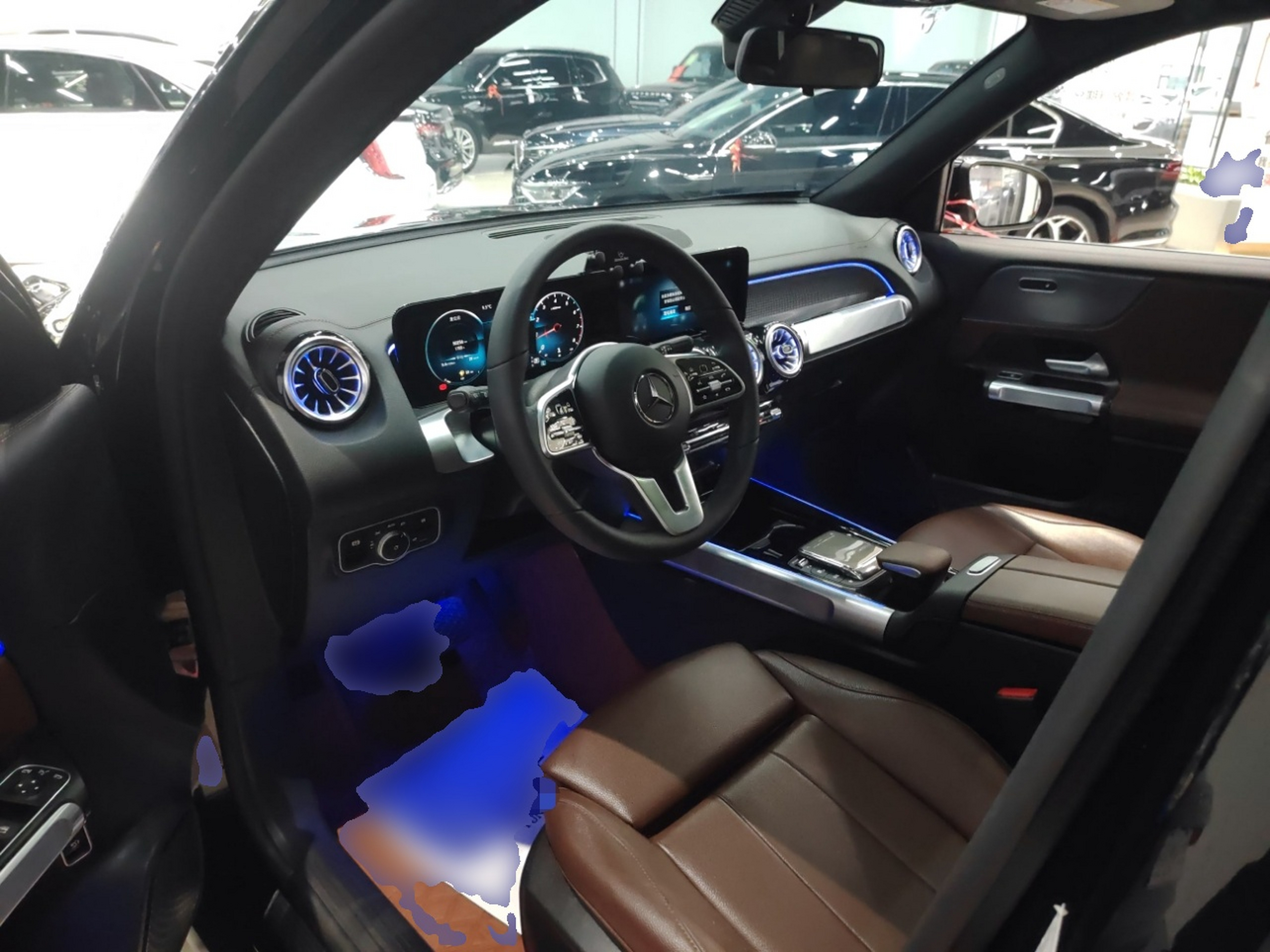 المقاعد الأمامية داخل السيارة