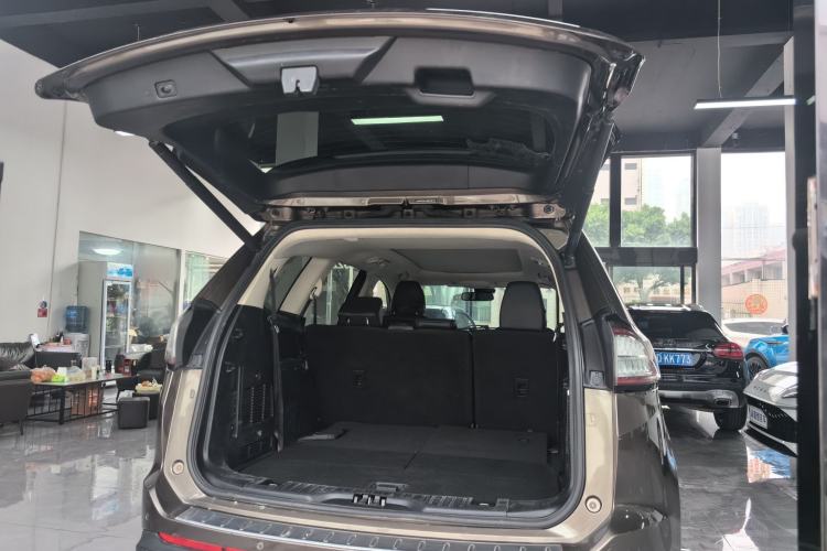 Used Ford Edge 2017 EcoBoost 245 Two-Wheel-Drive Sporty 7-Seater
