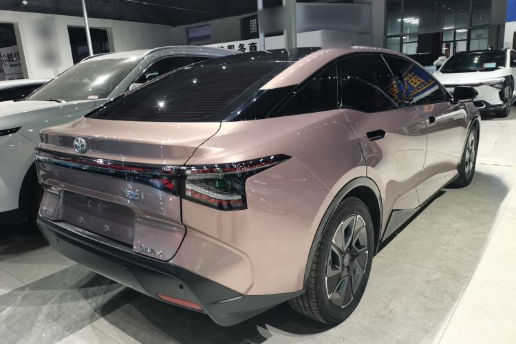 Used Toyota bZ3 2023 616 km Long-Range Premium
