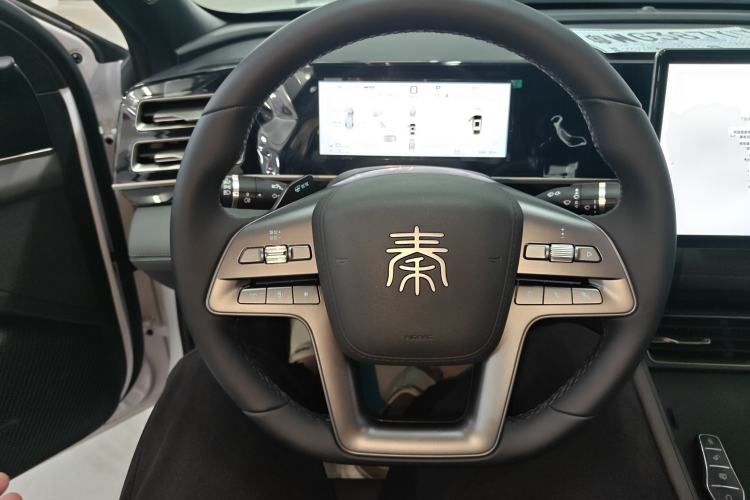 Used BYD Qin L 2025 DM-i Smart Drive 120KM Leading Model
