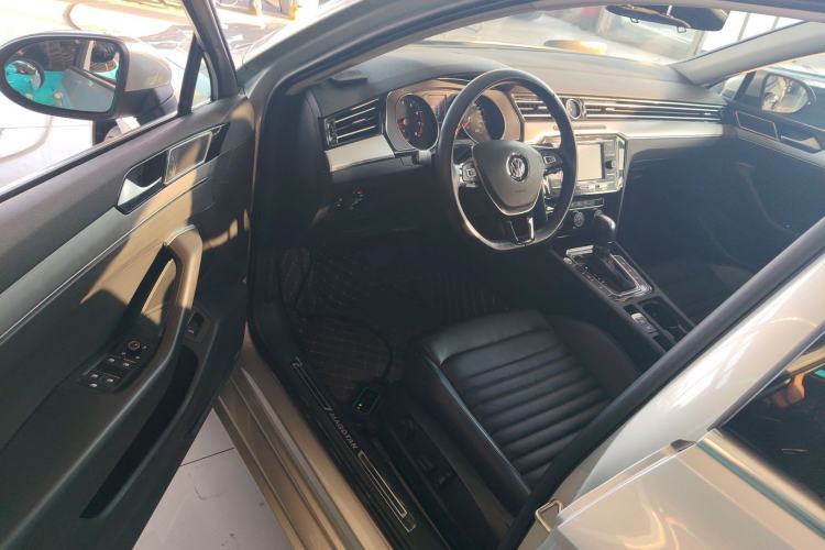 Used Volkswagen Magotan 2019 330TSI DSG Leading Model China VI Standard
