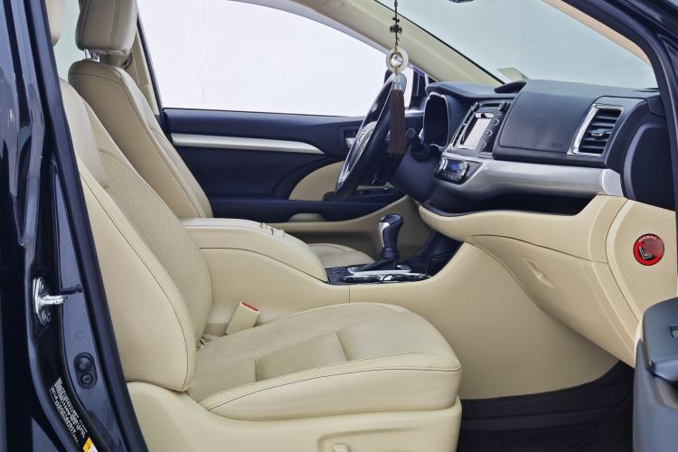 Used Toyota Highlander 2018 2.0T Four-Wheel Drive Luxury Edition 7 Seats China V Emission Standard
