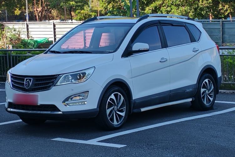 Used Baojun 560 2015 1.8L Manual Luxury Model
