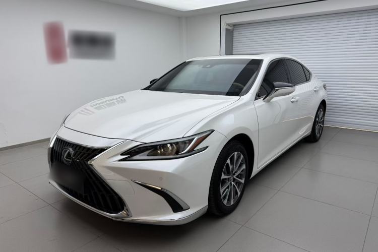 Used Lexus ES 2023 200 Excellence Edition
