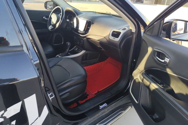 Used  Compass 2017 200T Automatic Family Edition